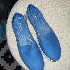 Clarks Cloudsteppers Slip-On Size 9 Blue Women's Comfort Shoes NWOT